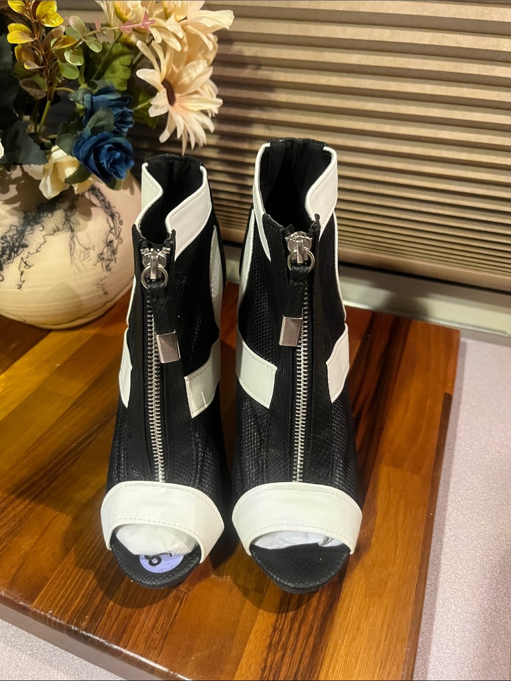Sexy new Black and White Peep-Toe Zip Mule Booties